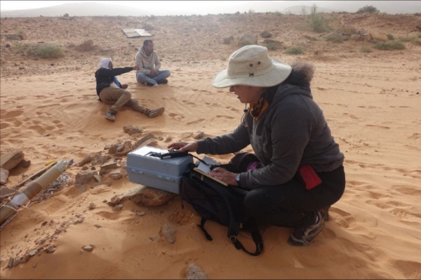 Campagne de mesures piézométriques dans l’Adrar mauritanien où la question de la salinisation des eaux de l’oasis se pose également (école chercheurs HASSI, décembre 2024)
